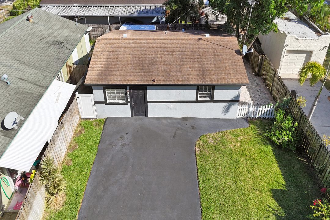 待售: $445,000 (2 贝兹, 2 浴室, 884 平方英尺)