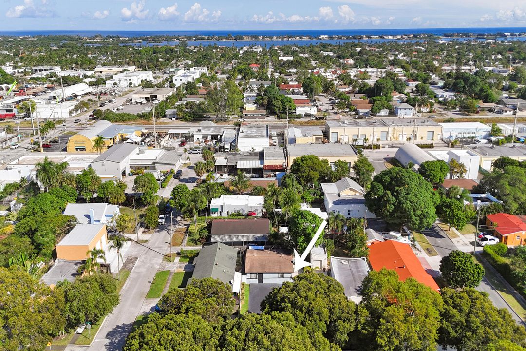 待售: $445,000 (2 贝兹, 2 浴室, 884 平方英尺)