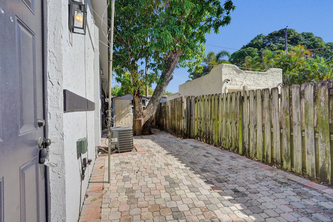 待售: $445,000 (2 贝兹, 2 浴室, 884 平方英尺)