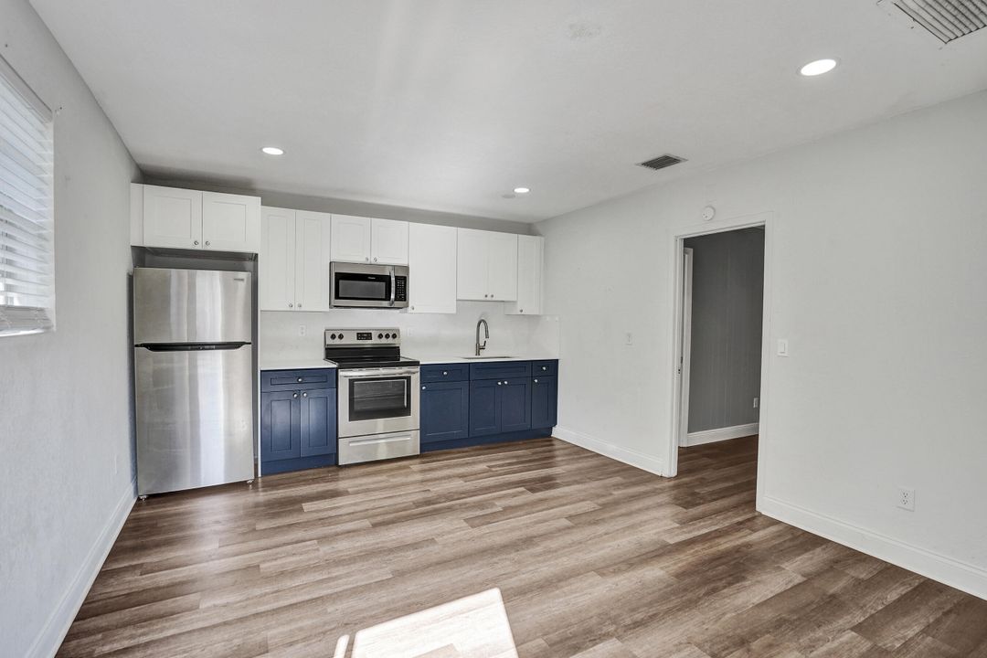 待售: $445,000 (2 贝兹, 2 浴室, 884 平方英尺)