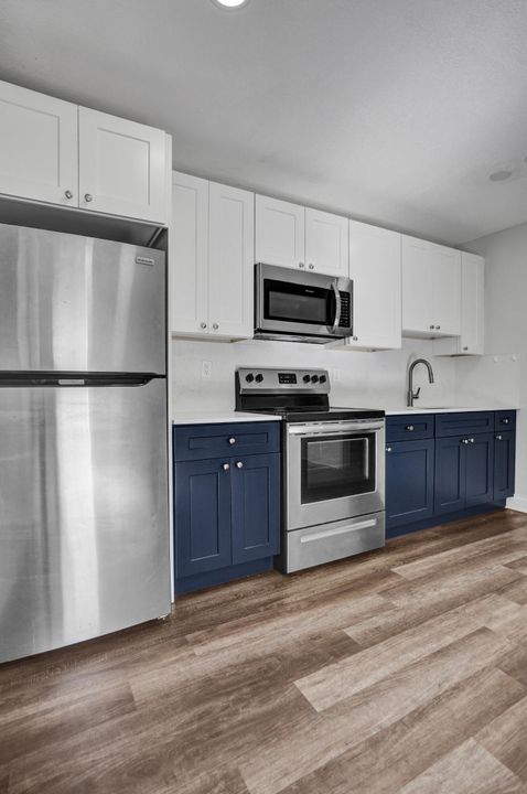 待售: $445,000 (2 贝兹, 2 浴室, 884 平方英尺)