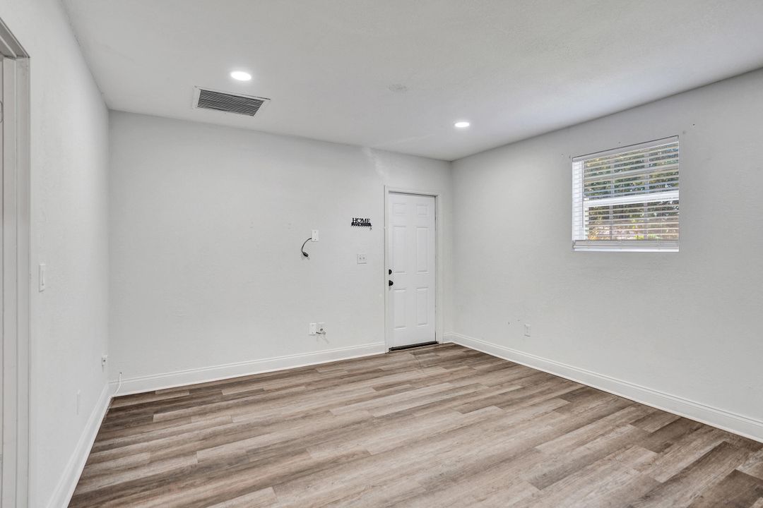 待售: $445,000 (2 贝兹, 2 浴室, 884 平方英尺)