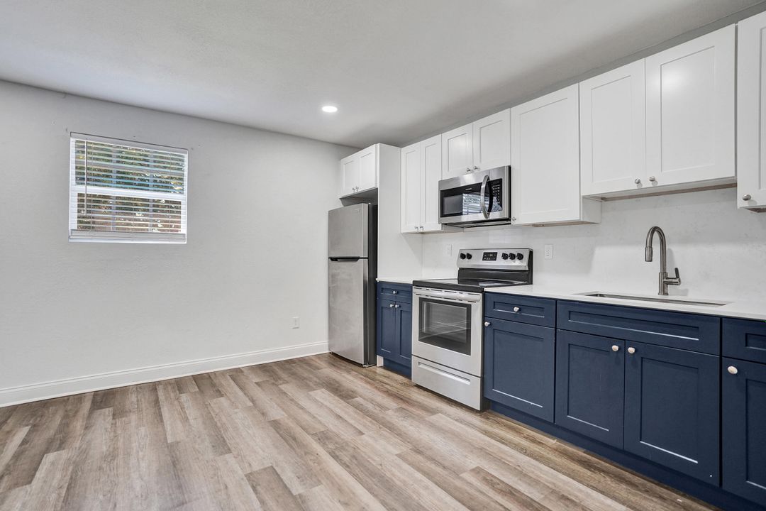 待售: $445,000 (2 贝兹, 2 浴室, 884 平方英尺)