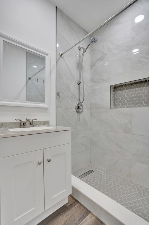 待售: $445,000 (2 贝兹, 2 浴室, 884 平方英尺)