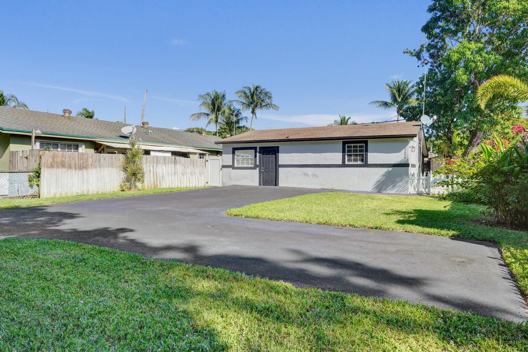 待售: $445,000 (2 贝兹, 2 浴室, 884 平方英尺)