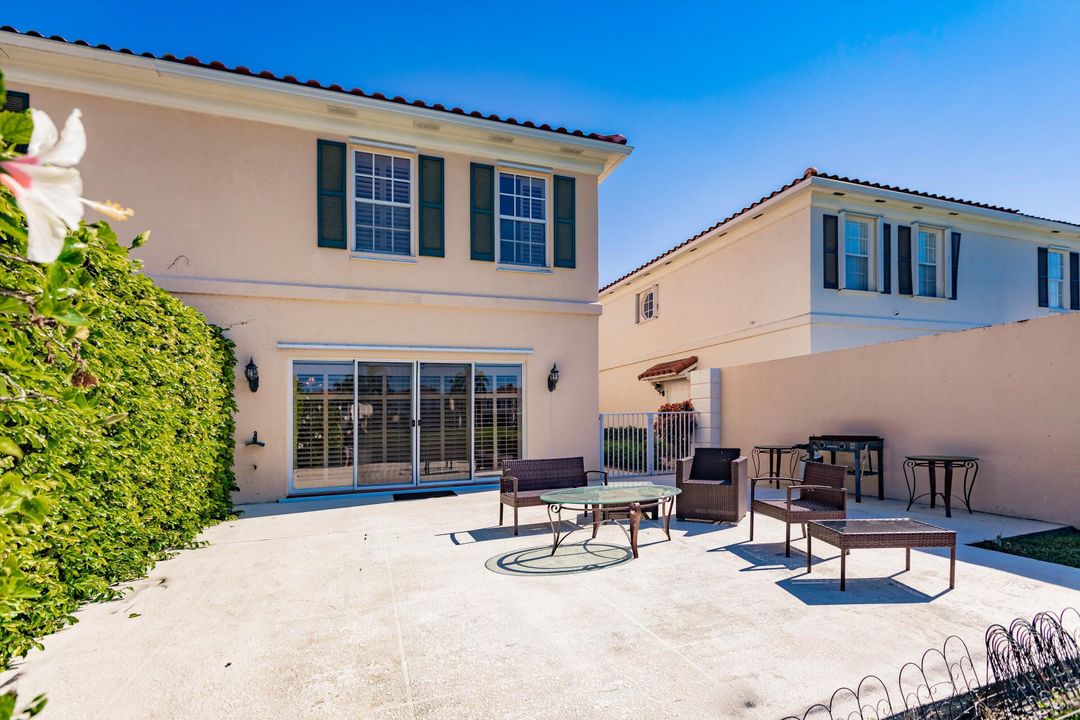 Activo con contrato: $389,500 (3 camas, 2 baños, 1298 Pies cuadrados)