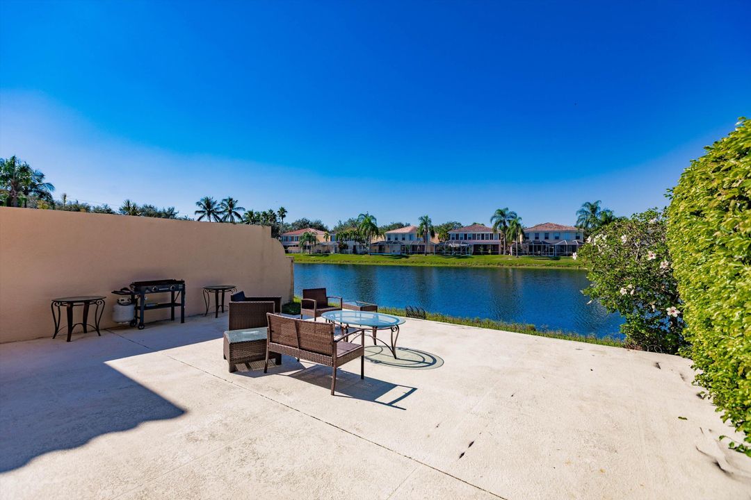 Activo con contrato: $389,500 (3 camas, 2 baños, 1298 Pies cuadrados)