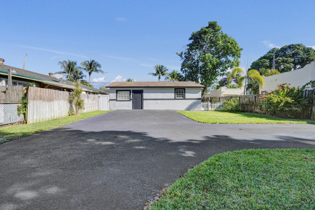 待售: $445,000 (2 贝兹, 2 浴室, 884 平方英尺)