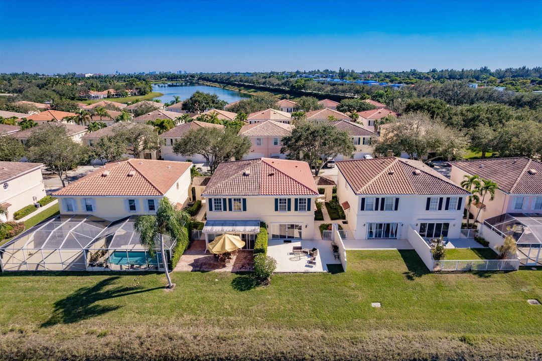 Activo con contrato: $389,500 (3 camas, 2 baños, 1298 Pies cuadrados)