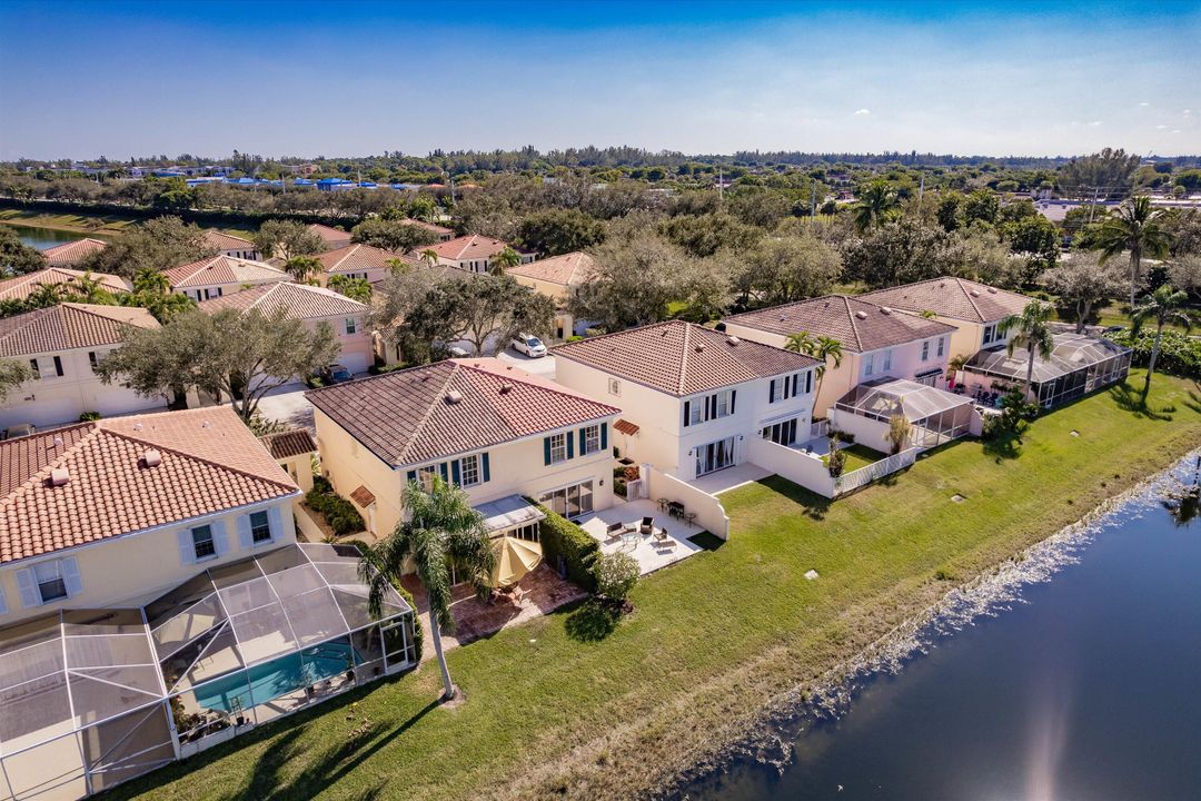 Activo con contrato: $389,500 (3 camas, 2 baños, 1298 Pies cuadrados)