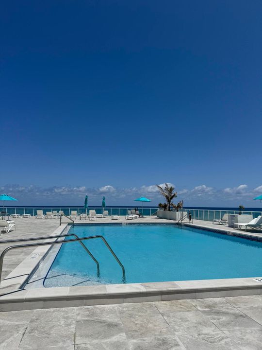 待售: $345,000 (1 贝兹, 1 浴室, 952 平方英尺)