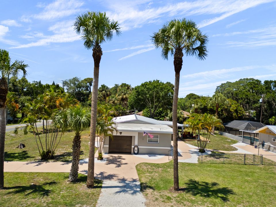 For Rent: $10,000 (3 beds, 2 baths, 1870 Square Feet)