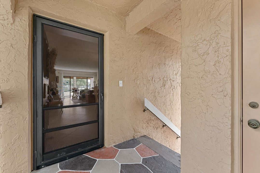 For Rent: $4,000 (2 beds, 2 baths, 1196 Square Feet)