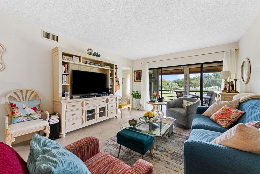 For Rent: $4,000 (2 beds, 2 baths, 1196 Square Feet)