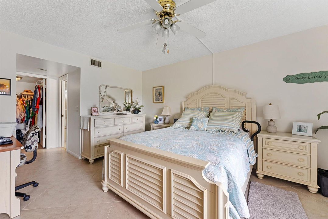 For Rent: $4,000 (2 beds, 2 baths, 1196 Square Feet)