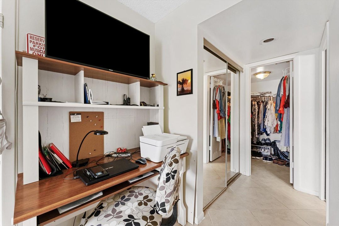 For Rent: $4,000 (2 beds, 2 baths, 1196 Square Feet)