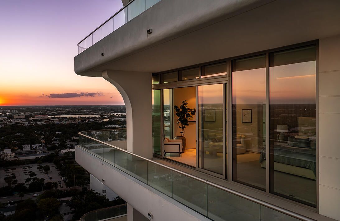 For Sale: $9,495,000 (3 beds, 3 baths, 3834 Square Feet)