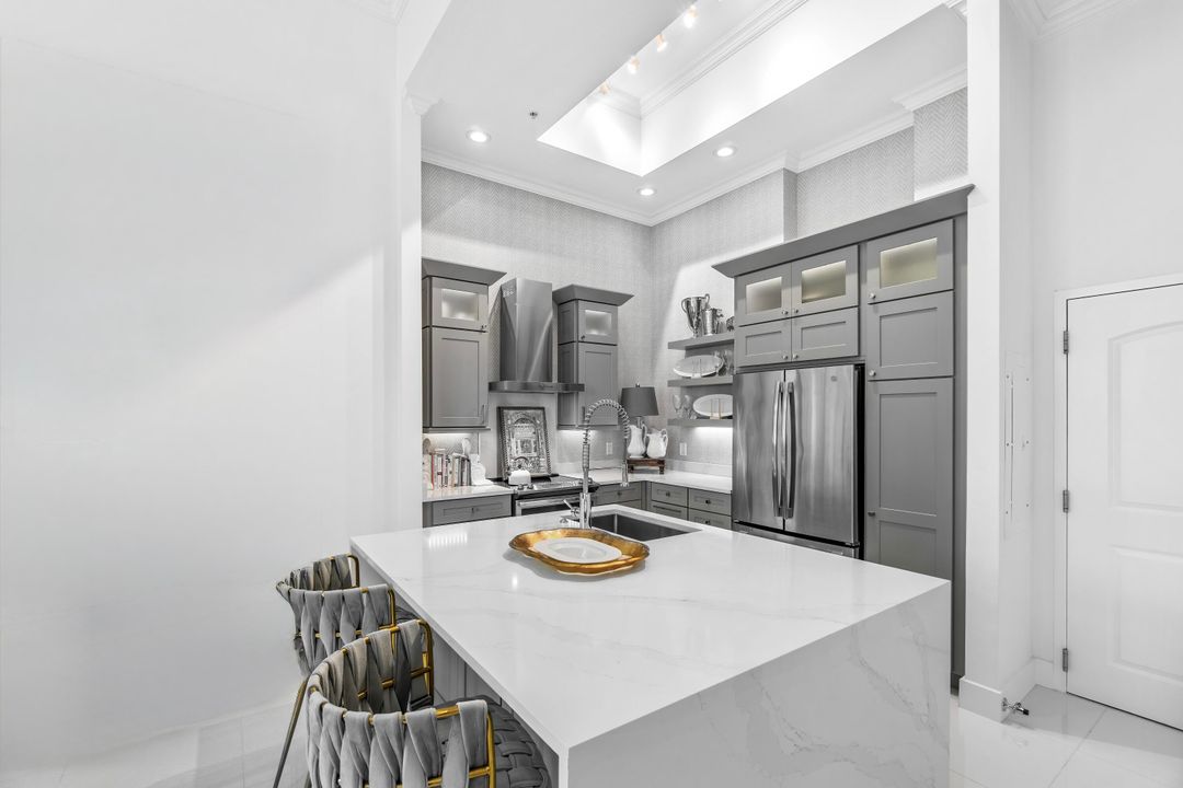 На продажу: $1,245,000 (2 спален, 2 ванн, 1324 Квадратных фут)