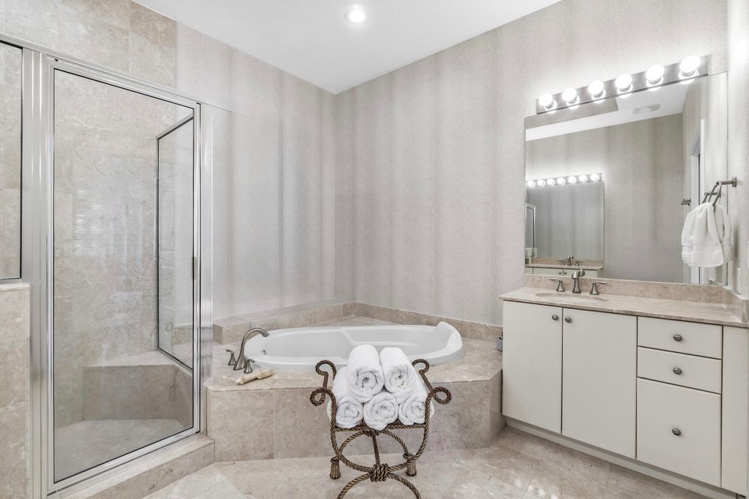 На продажу: $1,245,000 (2 спален, 2 ванн, 1324 Квадратных фут)