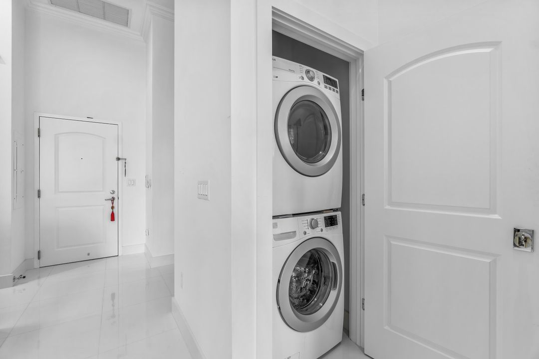 На продажу: $1,245,000 (2 спален, 2 ванн, 1324 Квадратных фут)