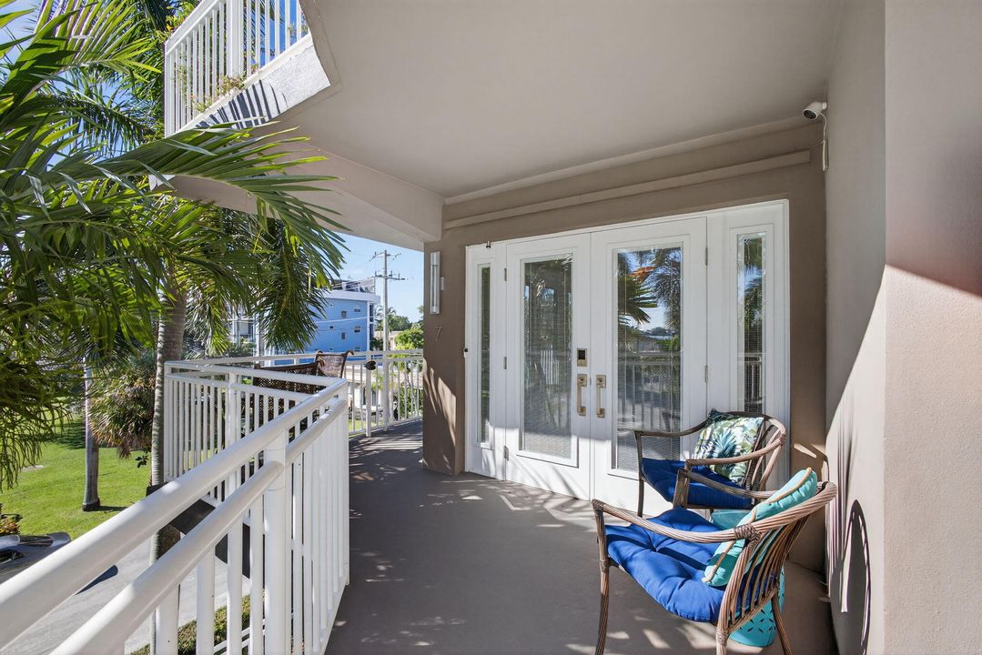 For Sale: $895,000 (3 beds, 3 baths, 2230 Square Feet)