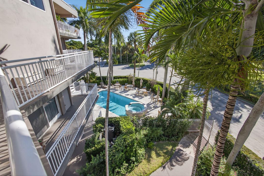 For Sale: $895,000 (3 beds, 3 baths, 2230 Square Feet)