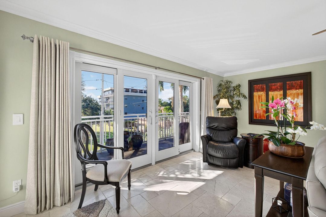 For Sale: $895,000 (3 beds, 3 baths, 2230 Square Feet)