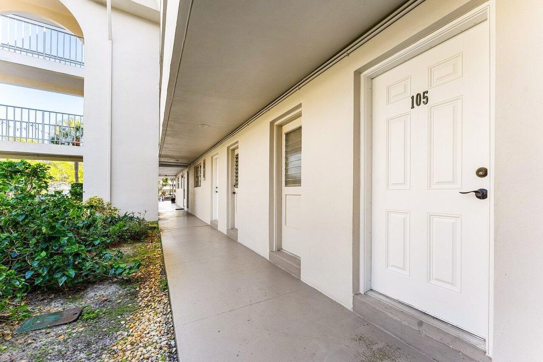 For Sale: $210,000 (2 beds, 2 baths, 1000 Square Feet)