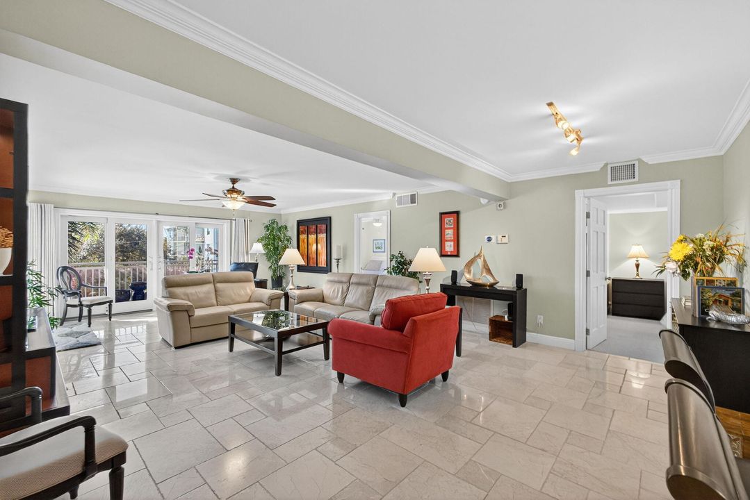 For Sale: $895,000 (3 beds, 3 baths, 2230 Square Feet)