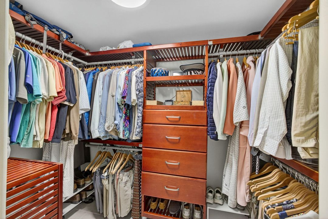 For Sale: $895,000 (3 beds, 3 baths, 2230 Square Feet)