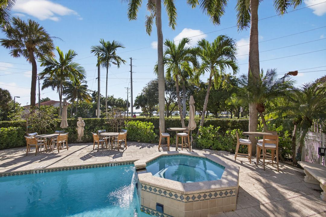 For Sale: $895,000 (3 beds, 3 baths, 2230 Square Feet)