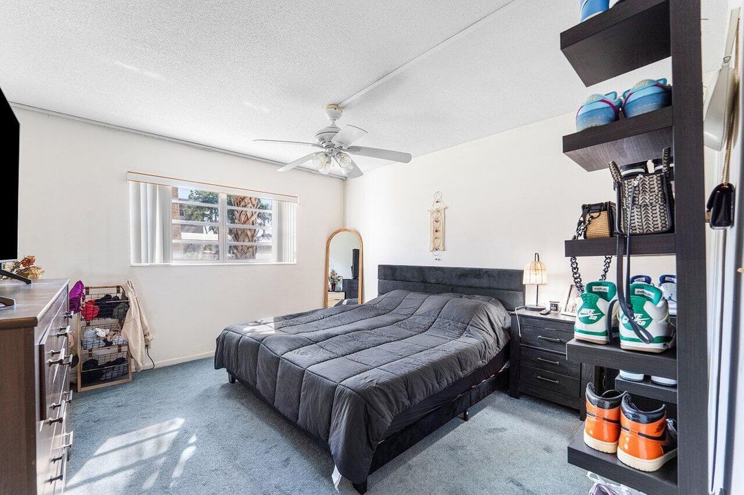 For Sale: $210,000 (2 beds, 2 baths, 1000 Square Feet)