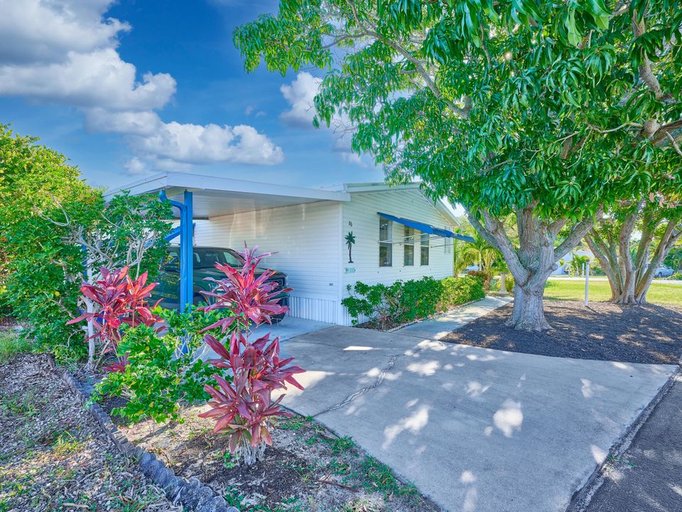 На продажу: $215,000 (2 спален, 2 ванн, 1292 Квадратных фут)