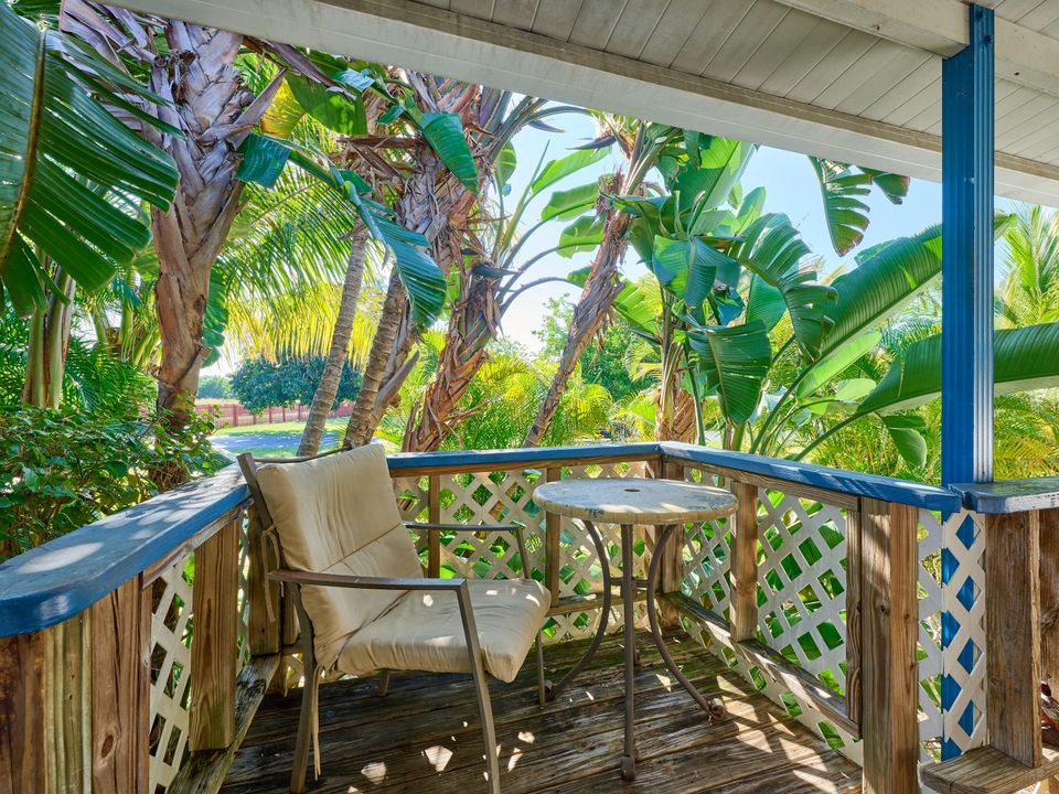 На продажу: $215,000 (2 спален, 2 ванн, 1292 Квадратных фут)