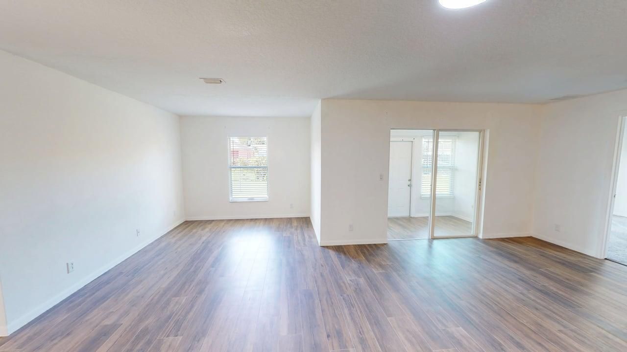 出租: $2,700 (4 贝兹, 2 浴室, 2059 平方英尺)