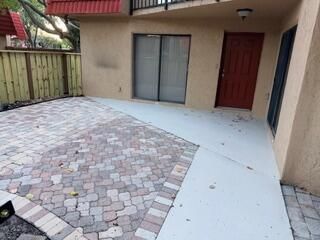 В аренду: $2,390 (2 спален, 2 ванн, 1302 Квадратных фут)