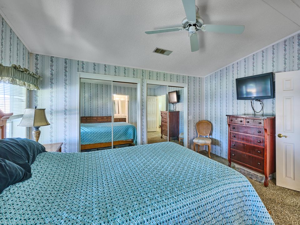 На продажу: $215,000 (2 спален, 2 ванн, 1292 Квадратных фут)