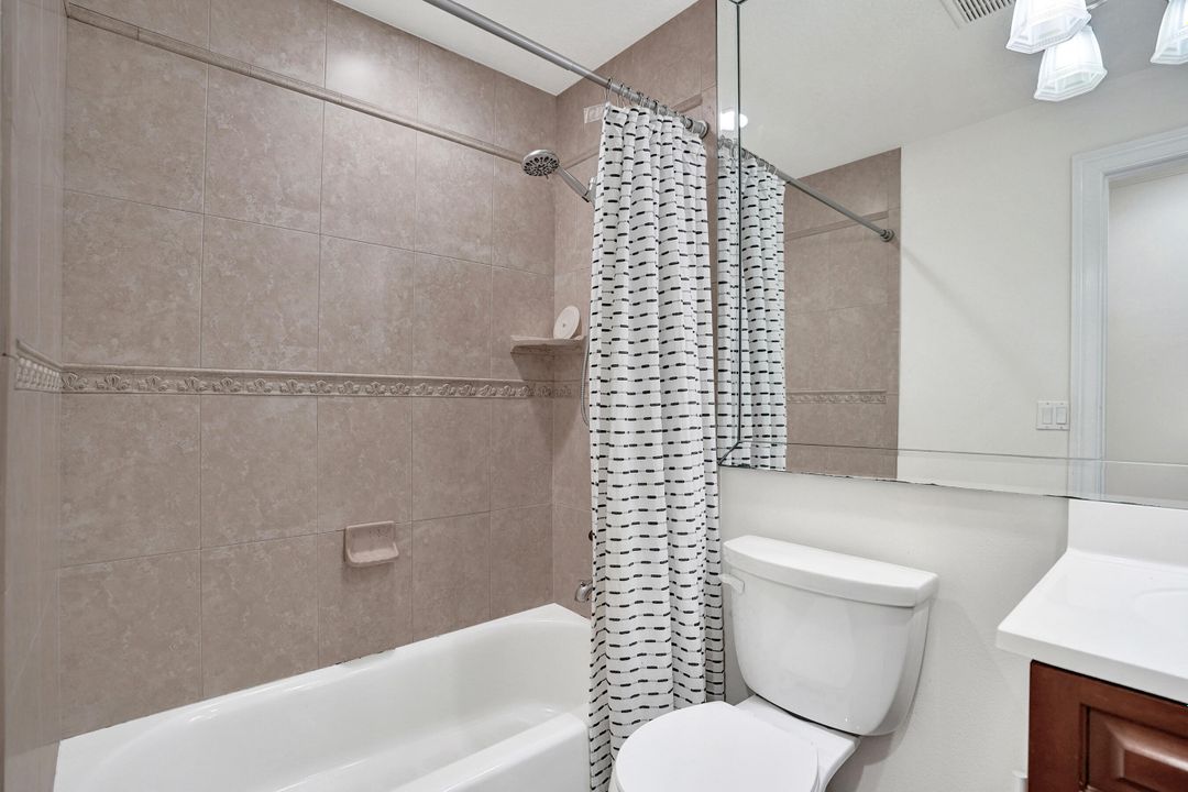 Active With Contract: $2,275 (2 beds, 2 baths, 1370 Square Feet)