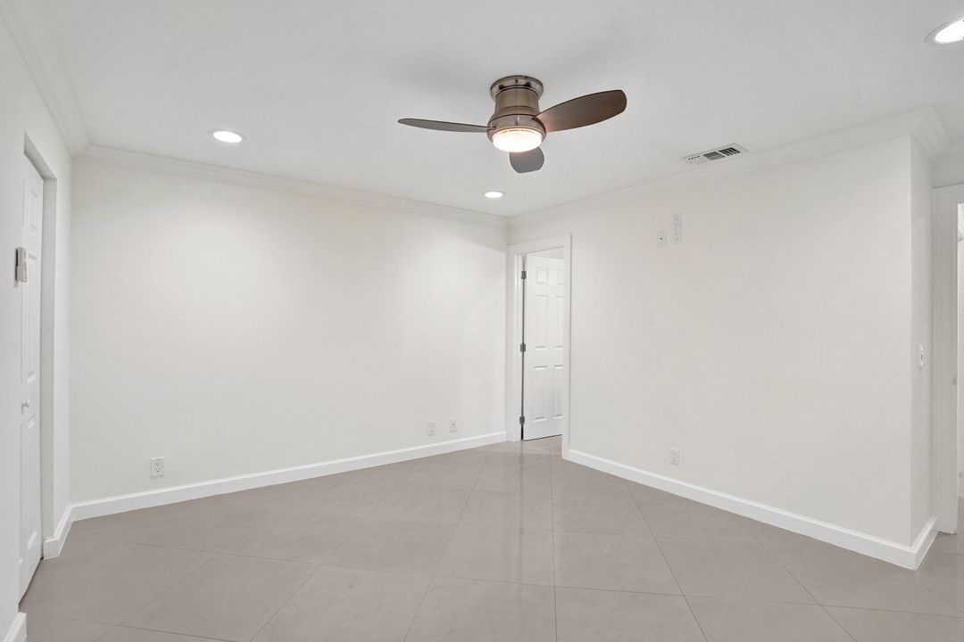 Active With Contract: $2,275 (2 beds, 2 baths, 1370 Square Feet)