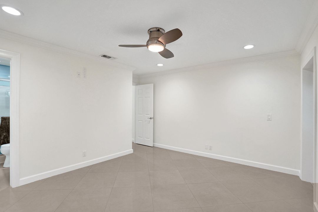 Active With Contract: $2,275 (2 beds, 2 baths, 1370 Square Feet)