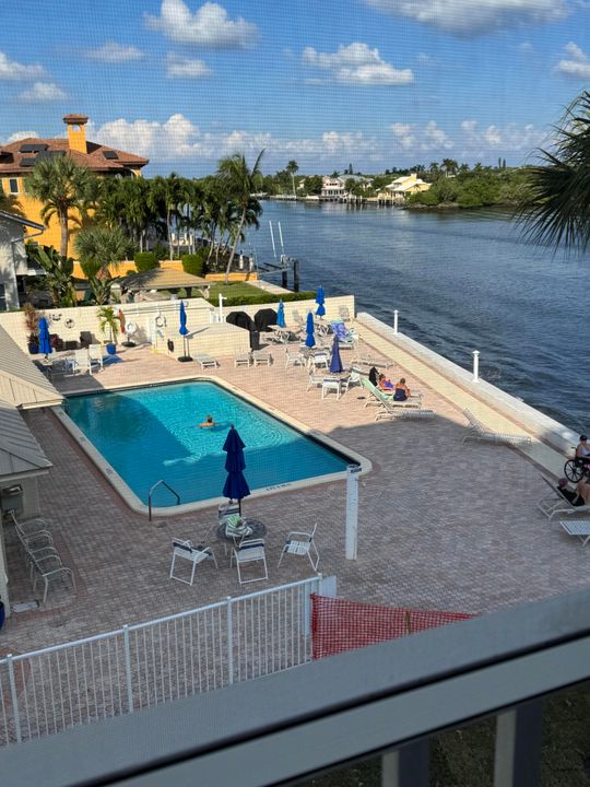 出租: $3,750 (2 贝兹, 2 浴室, 948 平方英尺)