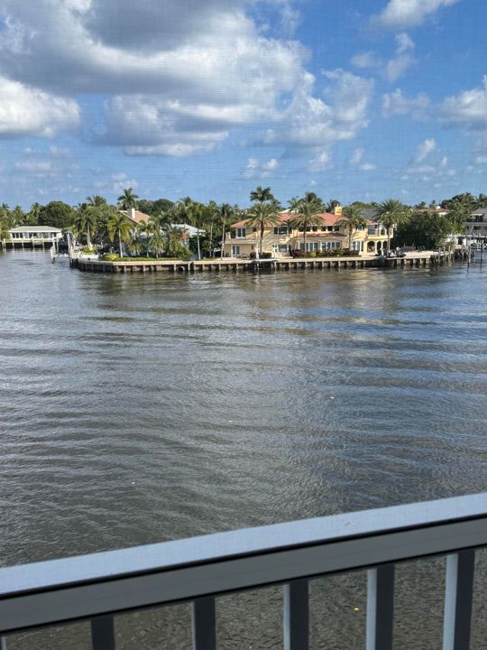 出租: $3,750 (2 贝兹, 2 浴室, 948 平方英尺)