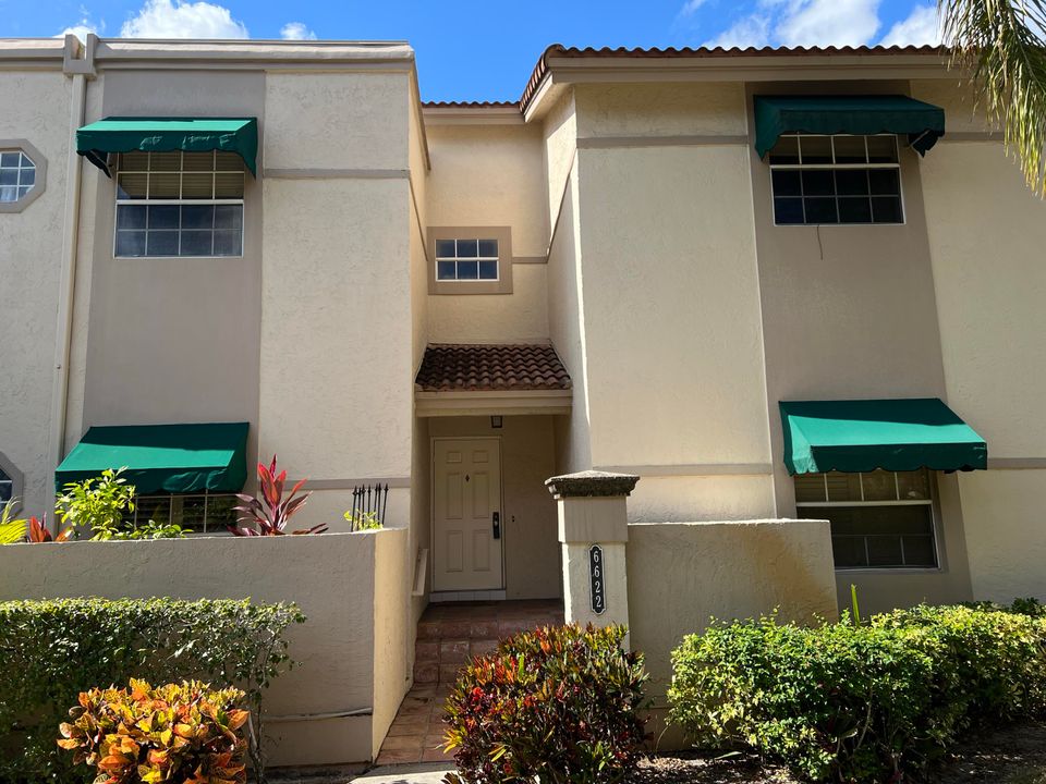 For Sale: $320,000 (2 beds, 2 baths, 1157 Square Feet)