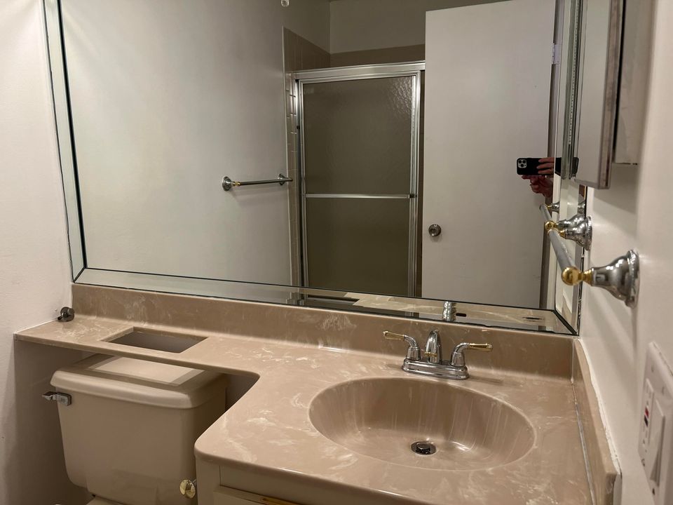 For Sale: $320,000 (2 beds, 2 baths, 1157 Square Feet)