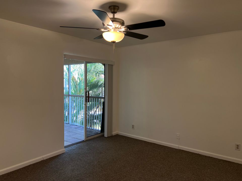 For Sale: $320,000 (2 beds, 2 baths, 1157 Square Feet)