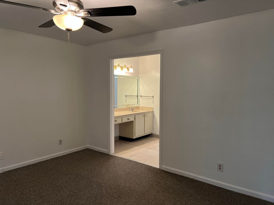 For Sale: $320,000 (2 beds, 2 baths, 1157 Square Feet)