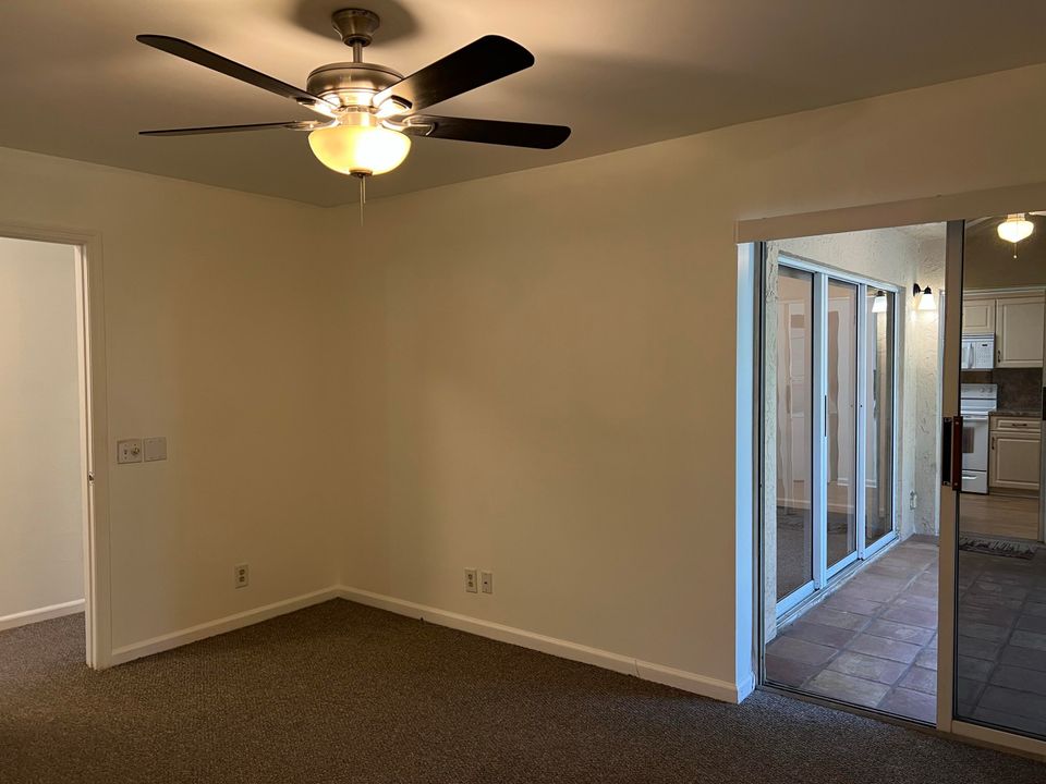 For Sale: $320,000 (2 beds, 2 baths, 1157 Square Feet)
