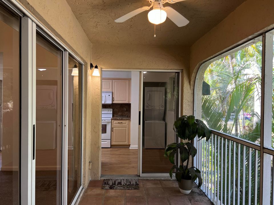 For Sale: $320,000 (2 beds, 2 baths, 1157 Square Feet)