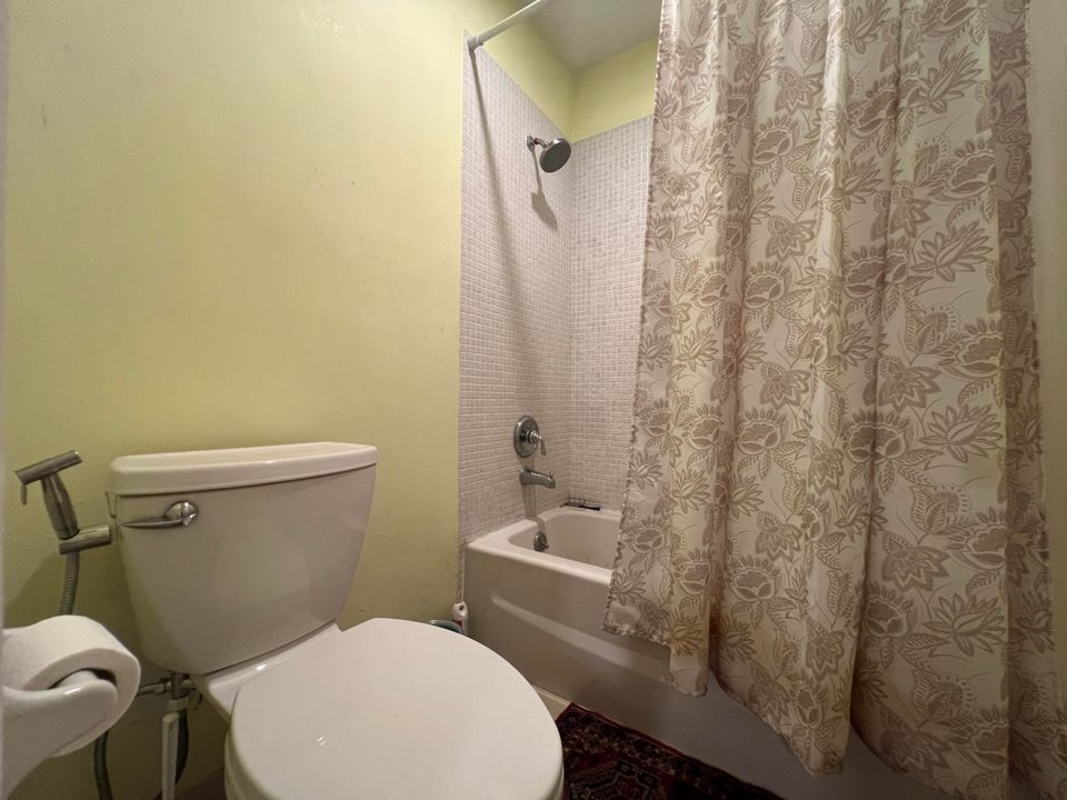 For Rent: $1,800 (2 beds, 2 baths, 1167 Square Feet)