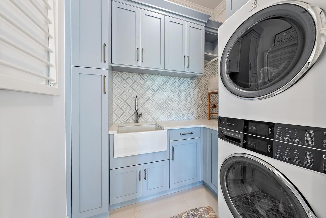 For Sale: $11,500,000 (6 beds, 7 baths, 7903 Square Feet)